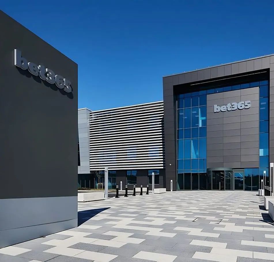 加拉塔萨雷,教练因不当,言论被控损,九游会备用官网,九游会最新资讯,九游会代理,九游会娱乐体验,九游会入口